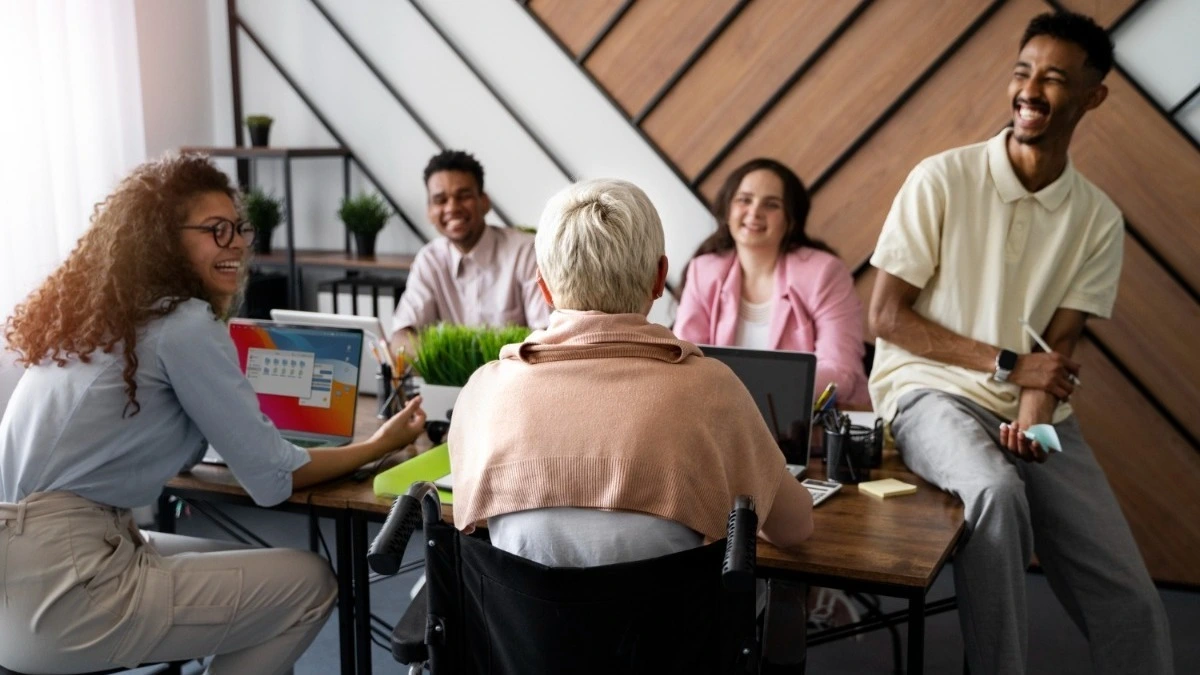 pessoas em um local corporativo, diversidade e inclusão